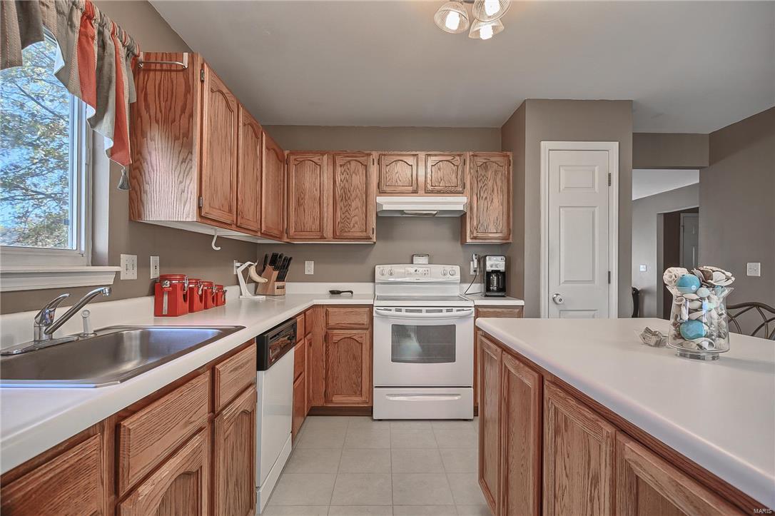 1831 Strawberry Ridge Drive Ballwin, MO 63021 - Photo 11 of 31 Gallery Image 11