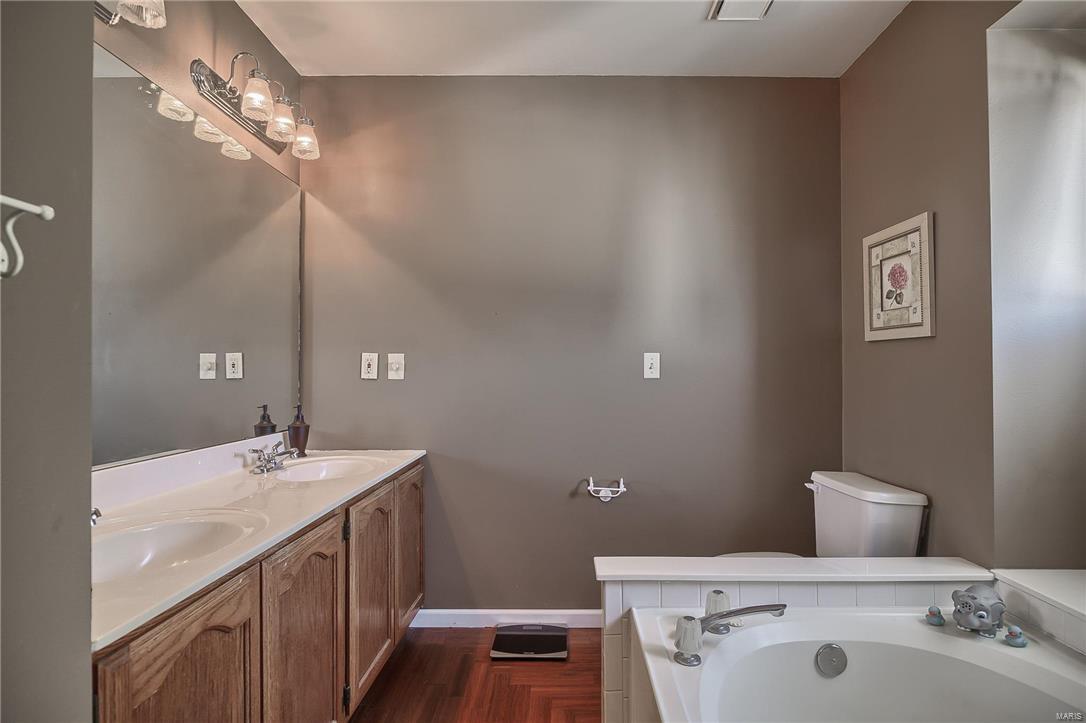 1831 Strawberry Ridge Drive Ballwin, MO 63021 - Photo 15 of 31 Gallery Image 15