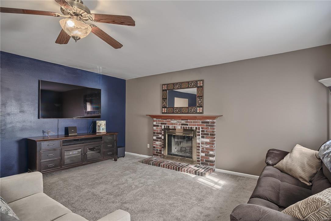 1831 Strawberry Ridge Drive Ballwin, MO 63021 - Photo 3 of 31 Gallery Image 3