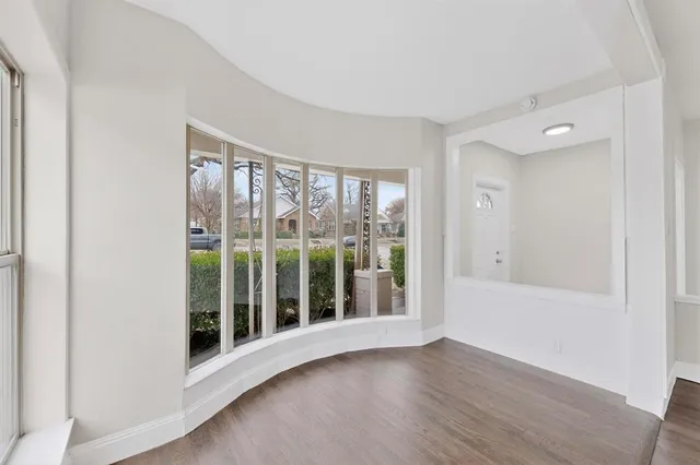 $2,300 | 2009 Berwick Avenue, Dallas, TX 75203