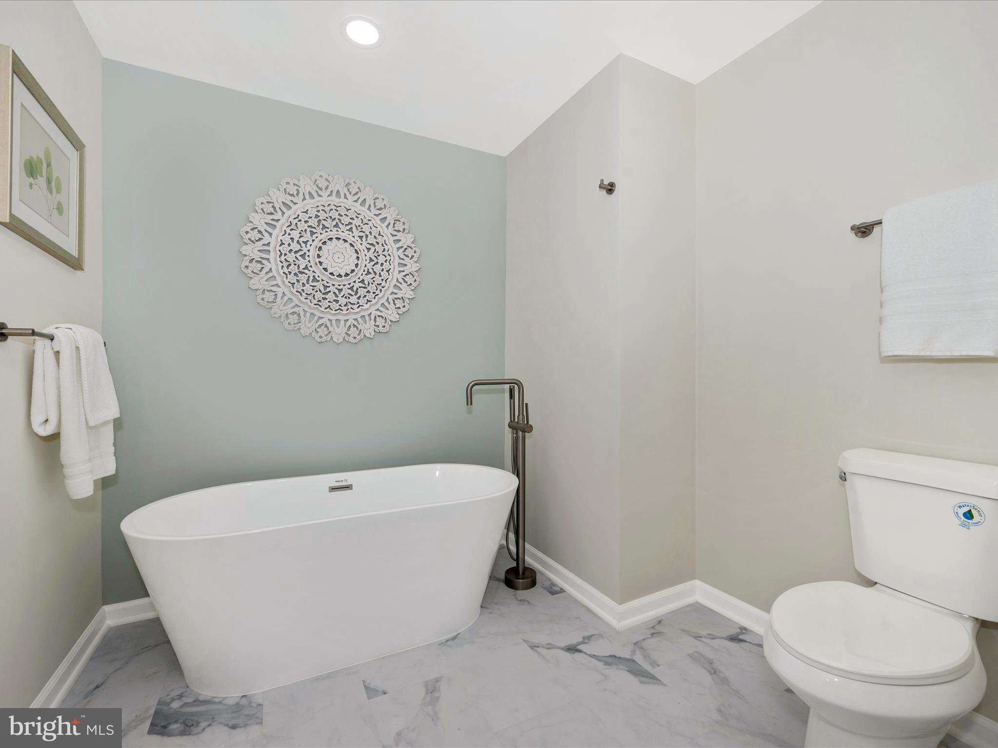 28017 Kemptown Church Road Damascus, MD 20872 - Photo 33 of 62 Primary Bathroom