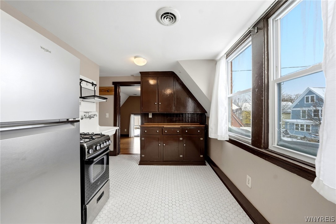 78 15th Street Buffalo, NY 14213 - Photo 18 of 25