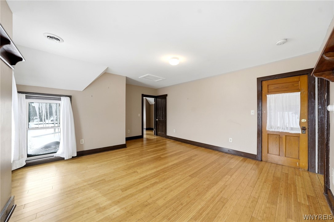 78 15th Street Buffalo, NY 14213 - Photo 5 of 25