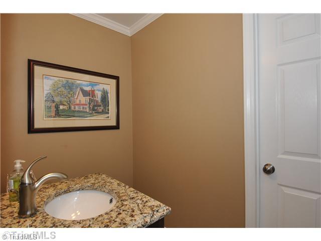 509 Adams Gate Road Winston-Salem, NC 27107 - Photo 13 of 16 Bath.