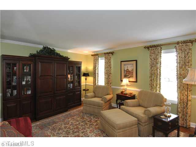 509 Adams Gate Road Winston-Salem, NC 27107 - Photo 4 of 16 Living Room.