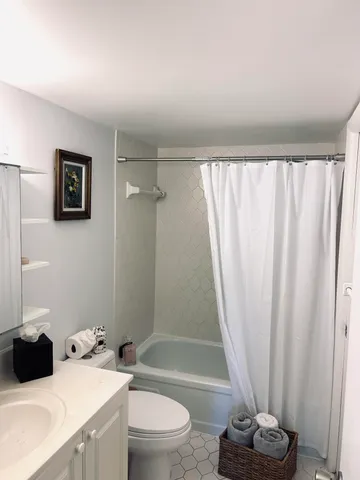 $2,000 | 1849 South Ocean Drive, Unit 1105, Hallandale Beach, FL 33009