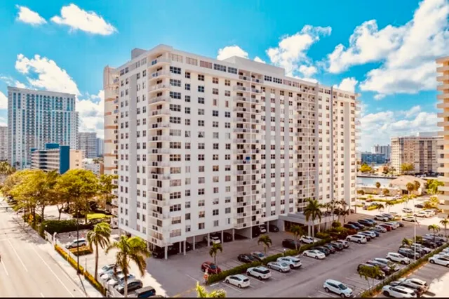 $2,000 | 1849 South Ocean Drive, Unit 1105, Hallandale Beach, FL 33009