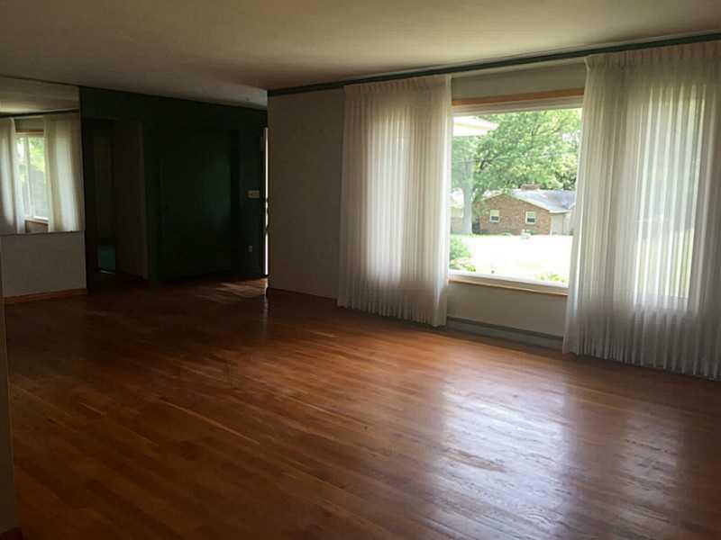 114 Klein Road New Brighton, PA 15066 - Photo 4 of 21 Living Room.