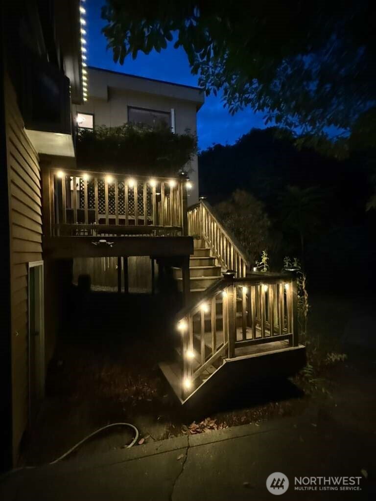 424 27th Avenue East Seattle, WA 98112 - Photo 32 of 36 a view of a entryway of the house