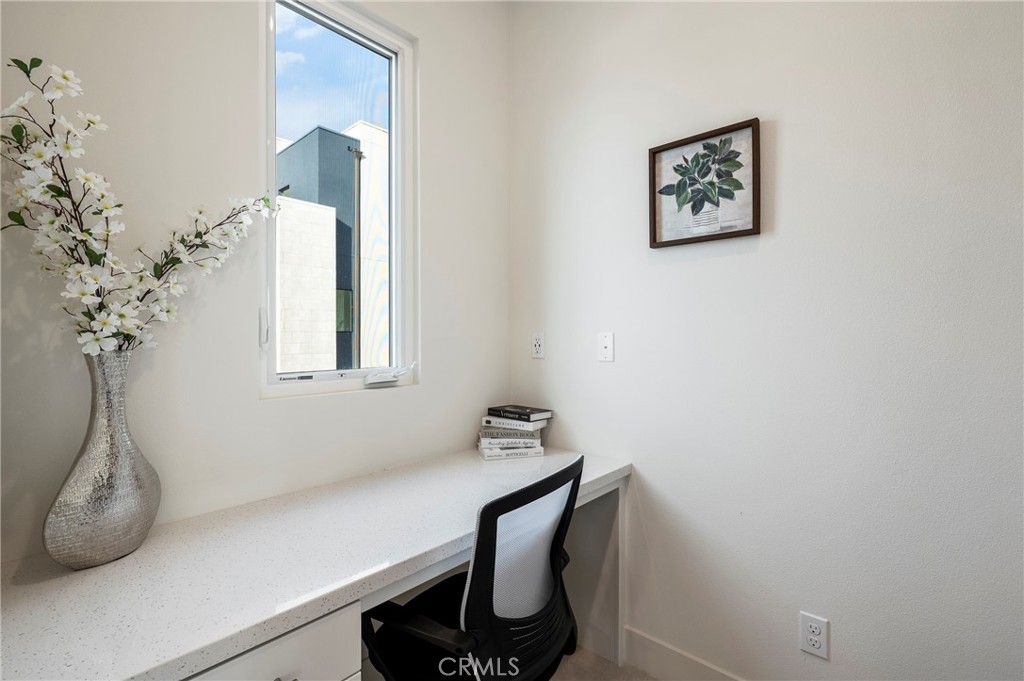 2053 Peebler Way Tustin, CA 92782 - Photo 16 of 37 a view of a workspace with furniture