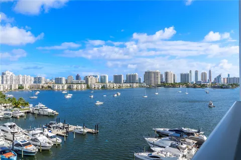 $930,000 | 17111 Biscayne Boulevard, Unit 803, North Miami Beach, FL 33160