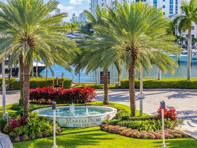 $900,000 | 17111 Biscayne Boulevard, Unit 803, North Miami Beach, FL 33160