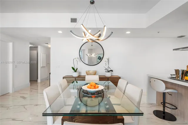 $900,000 | 17111 Biscayne Boulevard, Unit 803, North Miami Beach, FL 33160