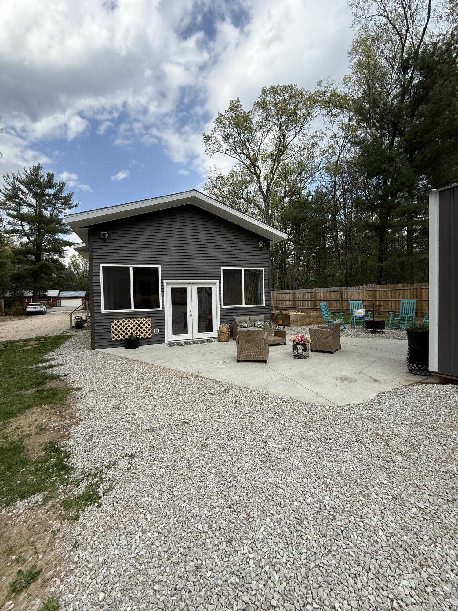 1581 West Lone Pne Dr  