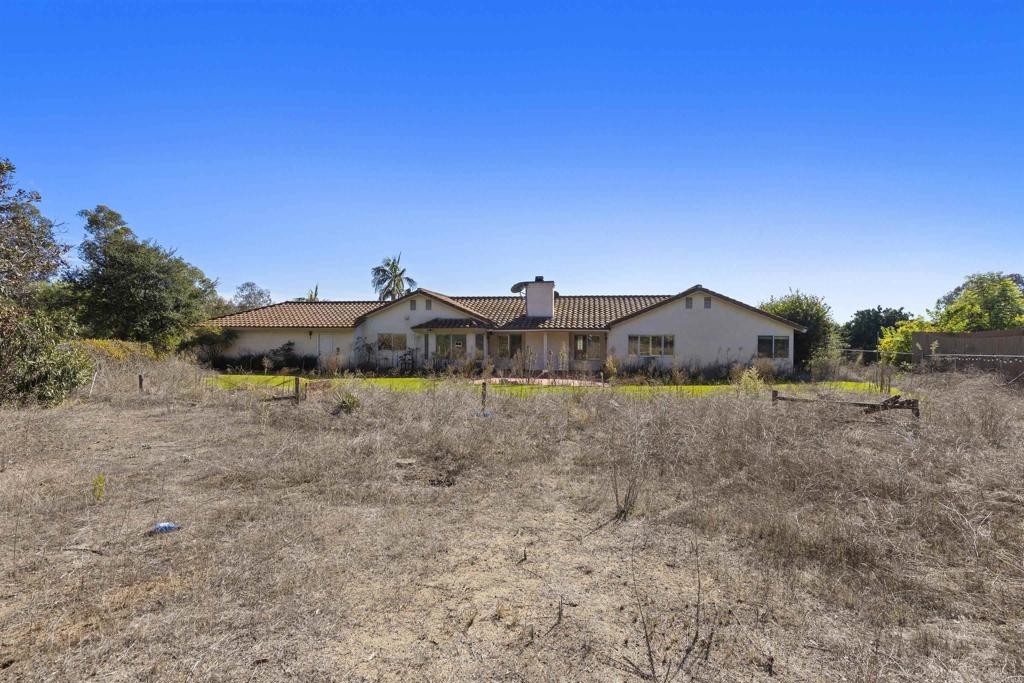 1007 Capra Way Fallbrook, CA 92028 - Photo 10 of 44 a view of a house with a outdoor space
