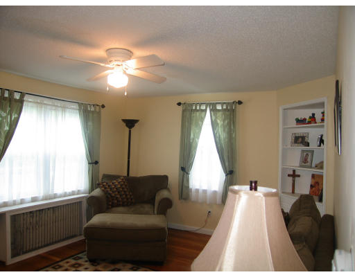 44 Gilman Street Springfield, MA 01118 - Photo 3 of 10 Gallery Image 3