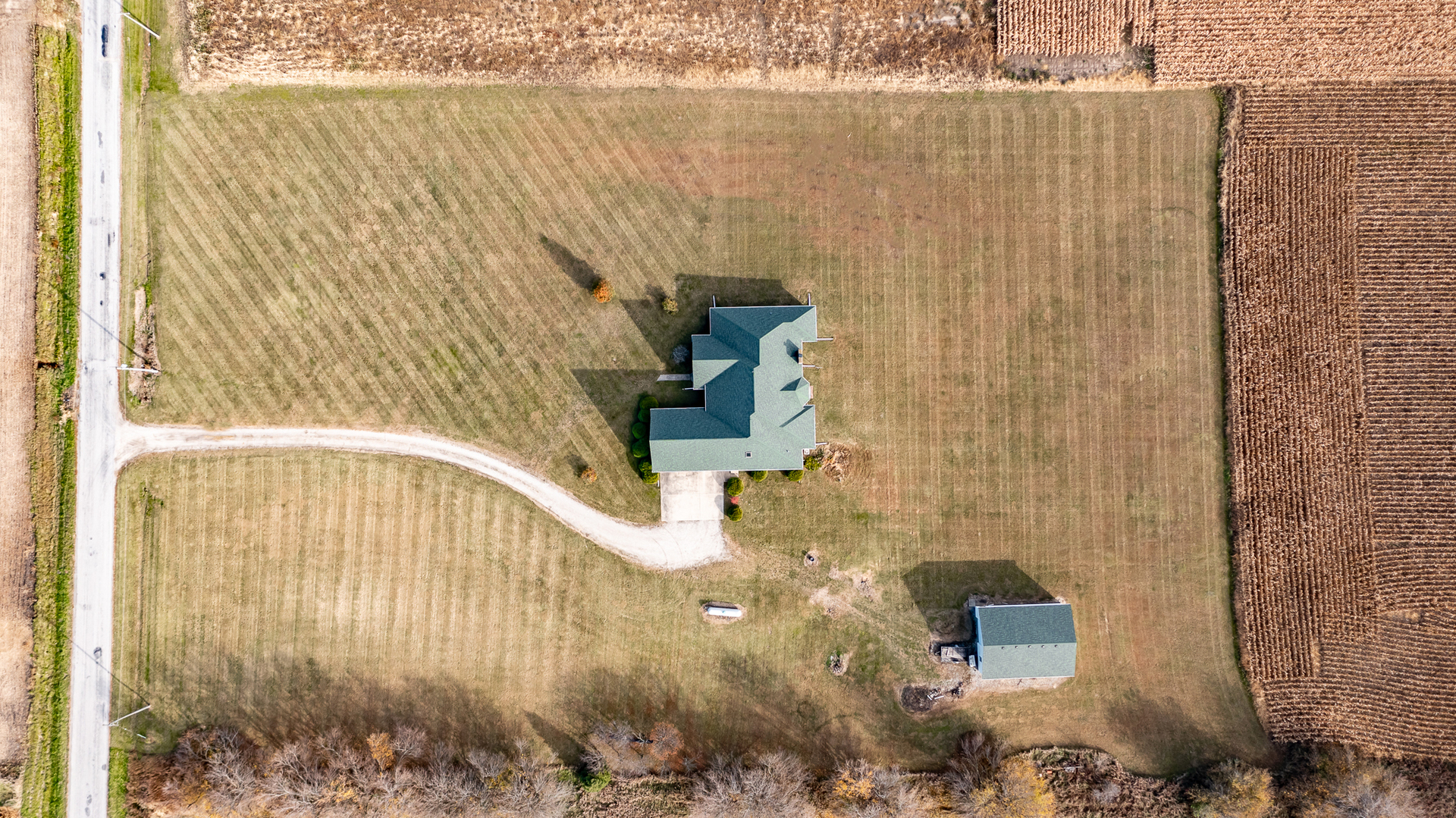 2019 East Kentucky Road Beecher, IL 60401 - Photo 15 of 47 a bathroom with a shower