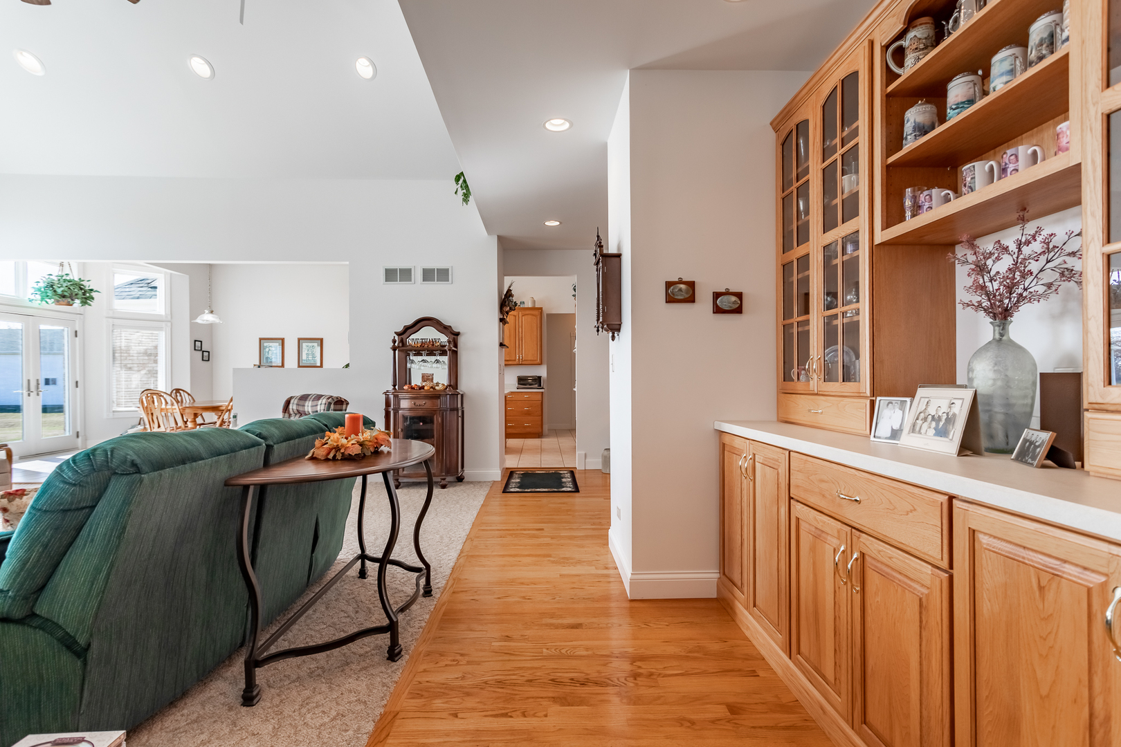 2019 East Kentucky Road Beecher, IL 60401 - Photo 29 of 47 a living room with furniture