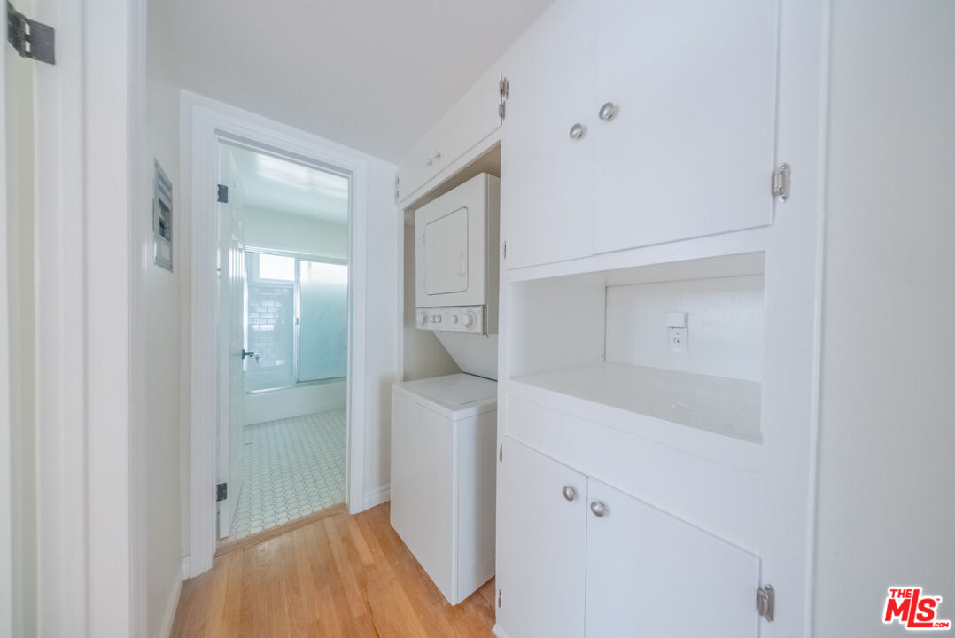9205 Alcott Street, Unit 3 Los Angeles, CA 90035 - Photo 7 of 14