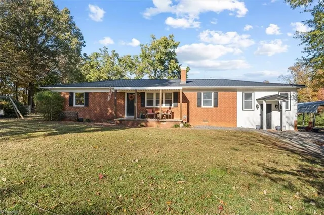 $389,000 | 612 Reeder Road, Seagrove, NC 27341