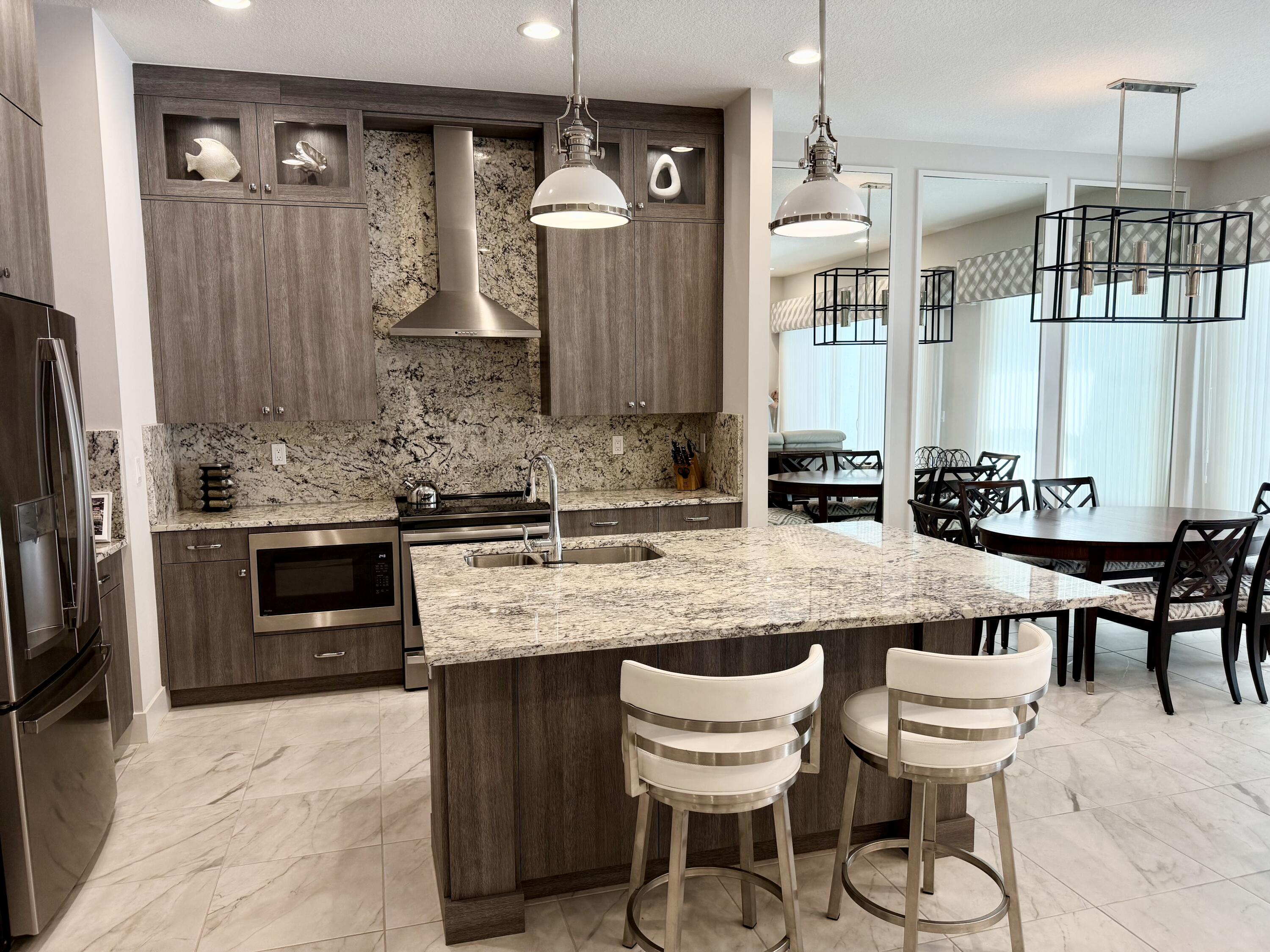 11425 Pointe Midtown Drive Palm Beach Gardens, FL 33418 - Photo 11 of 47 Loads of Storage