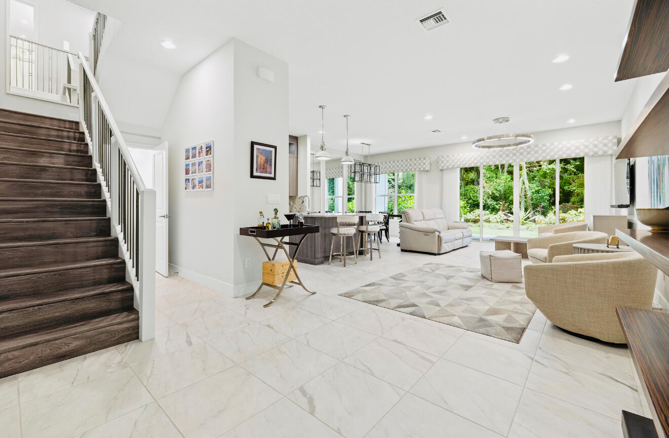 11425 Pointe Midtown Drive Palm Beach Gardens, FL 33418 - Photo 5 of 47 Entry