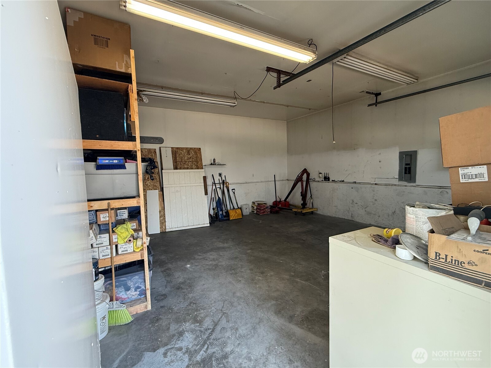 810 Cashmere Street Wenatchee, WA 98801 - Photo 4 of 12 a room with storage and utility