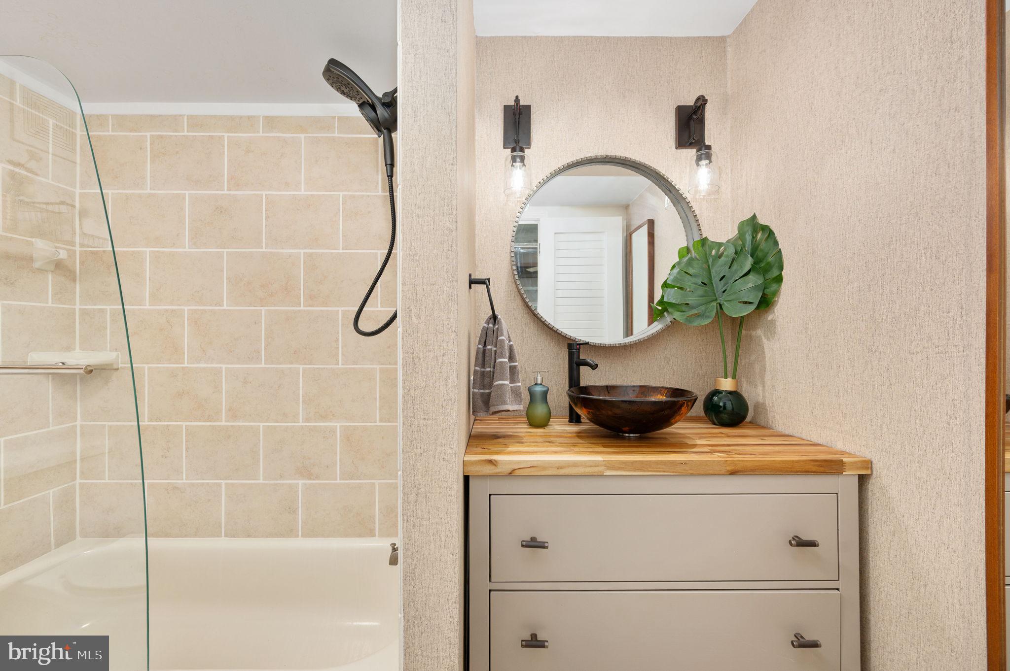 11408 Dutch Hollow Road Culpeper, VA 22701 - Photo 31 of 85 full bathroom 1 on main level