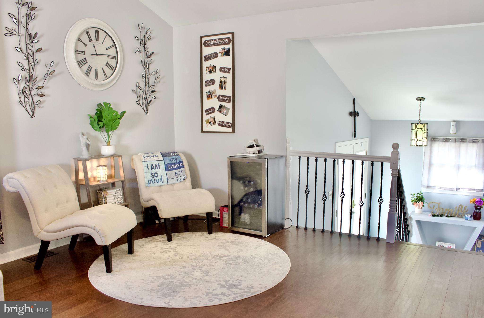 110 Dorado Avenue Sewell, NJ 08080 - Photo 4 of 31 Cute Sitting Area