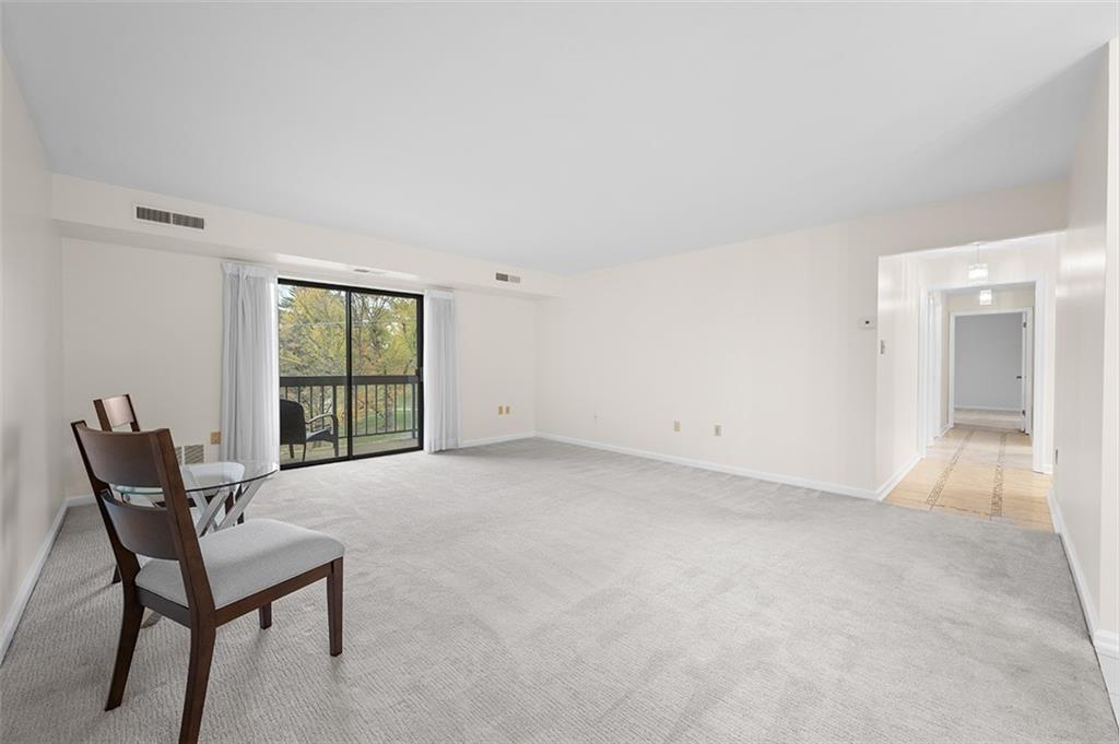 1500 Cochran Road, Unit 809 Pittsburgh, PA 15243 - Photo 7 of 33 Gallery Image 7