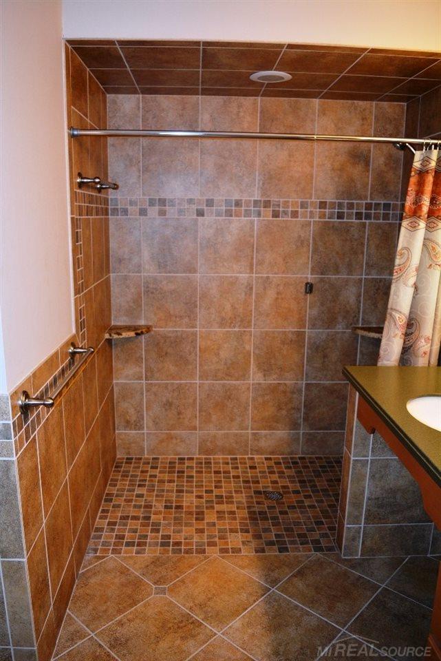 344 Fisher Road Grosse Pointe Farms, MI 48230 - Photo 12 of 16