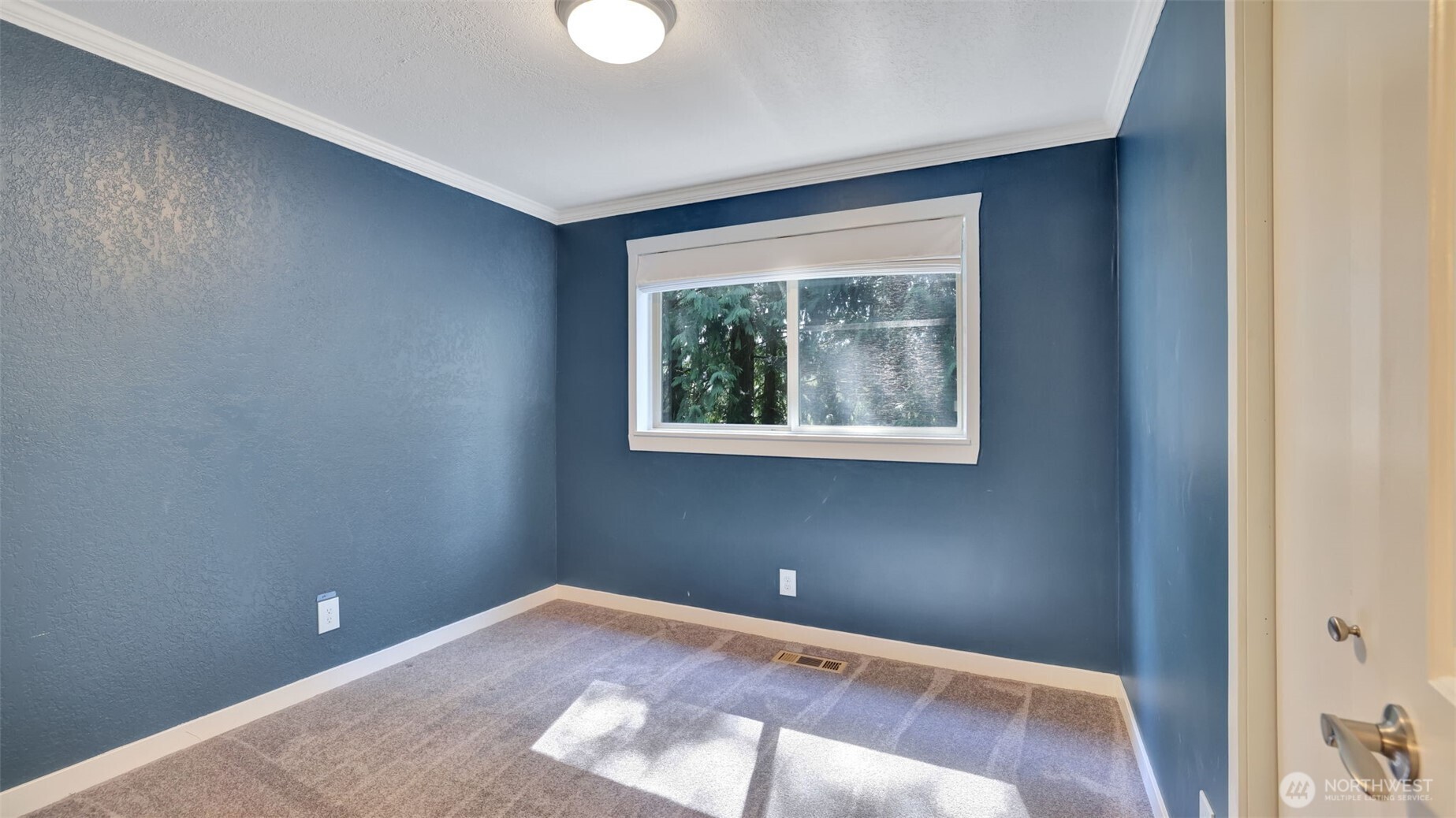 19134 Southeast May Valley Road Issaquah, WA 98027 - Photo 18 of 30 a view of empty room