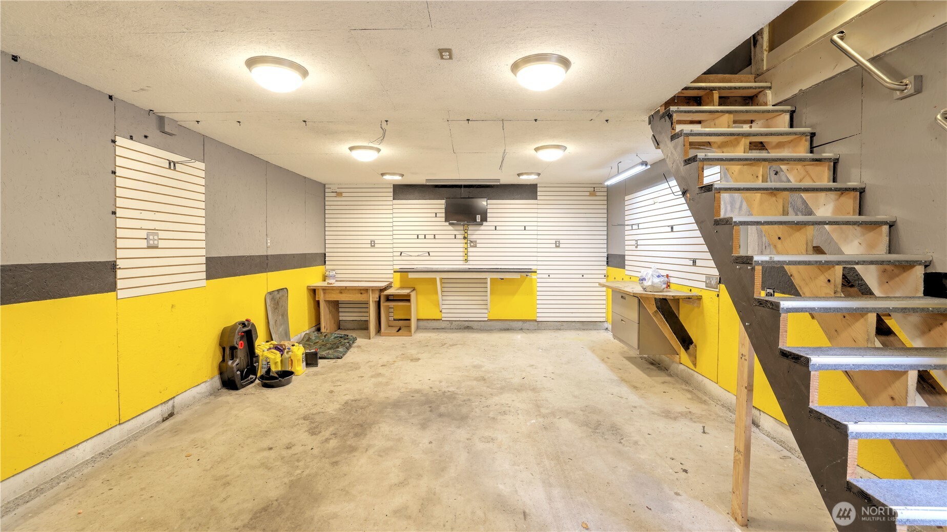 19134 Southeast May Valley Road Issaquah, WA 98027 - Photo 25 of 30