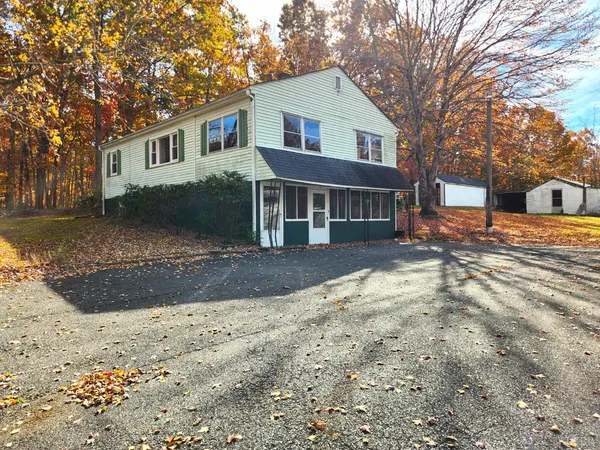 a view of a yard in front of house