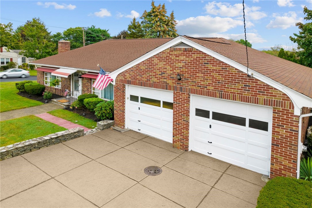 496 Budlong Road Cranston, RI 02920 - Photo 3 of 37