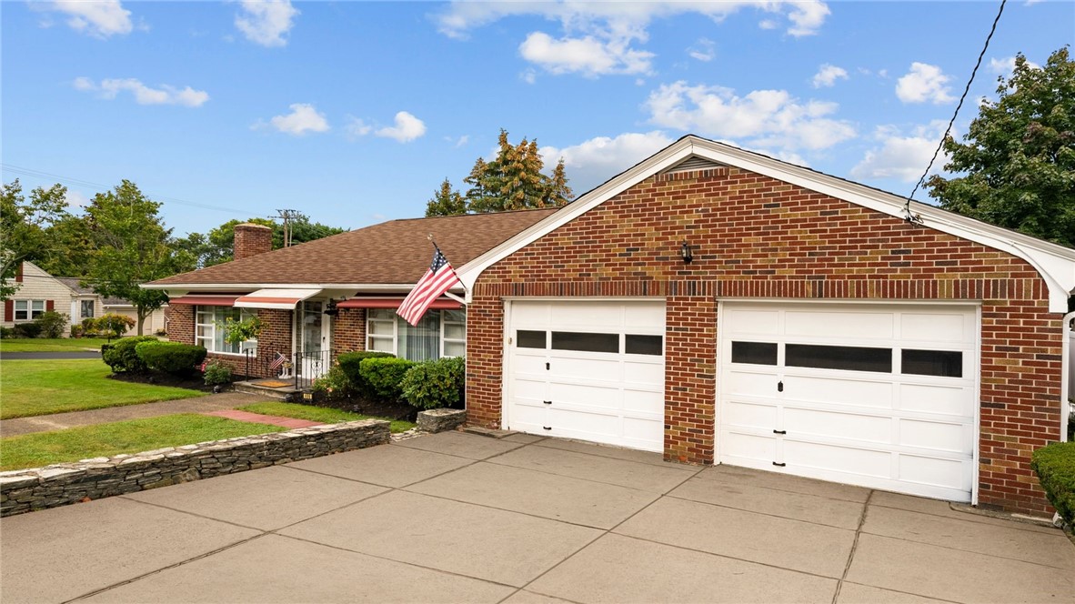496 Budlong Road Cranston, RI 02920 - Photo 4 of 37
