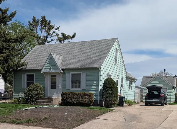 $165,000 | 1706 2nd Street Northeast, Austin, MN 55912