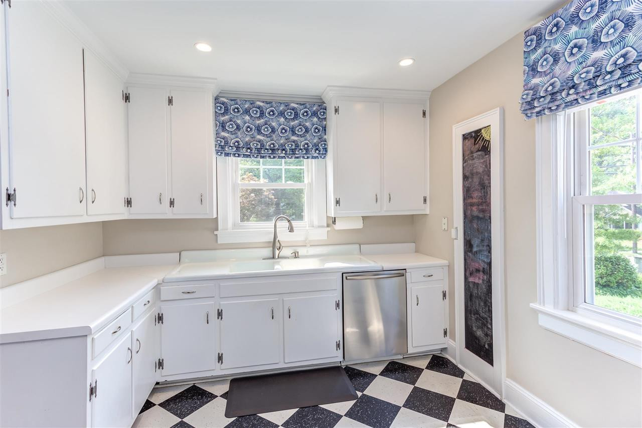 1601 Fairview Road Raleigh, NC 27608 - Photo 12 of 30 Photo 12
