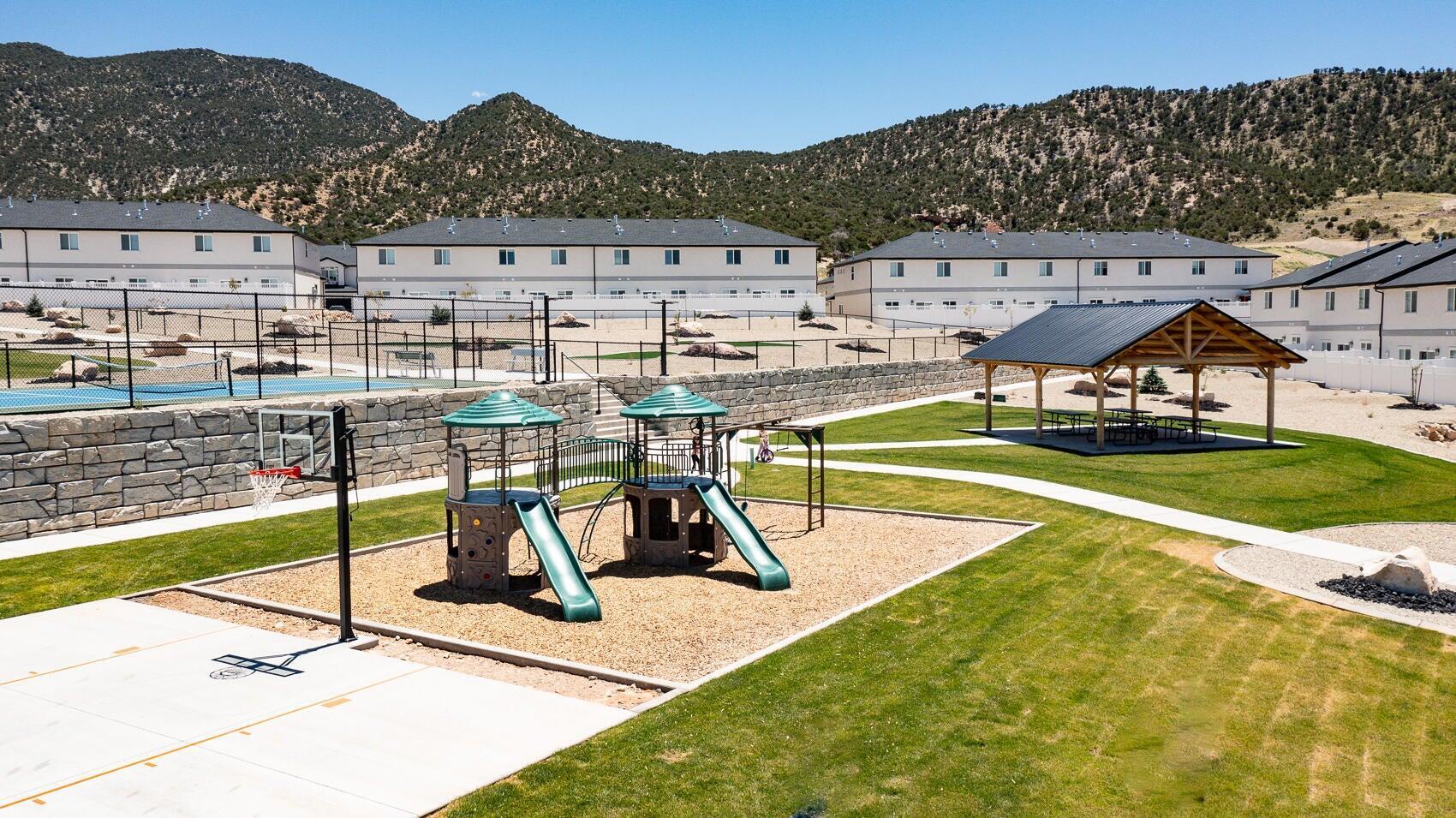 668 East Fiddlers Canyon Road, Unit 11 Cedar City, UT 84721 - Photo 22 of 25 common.4