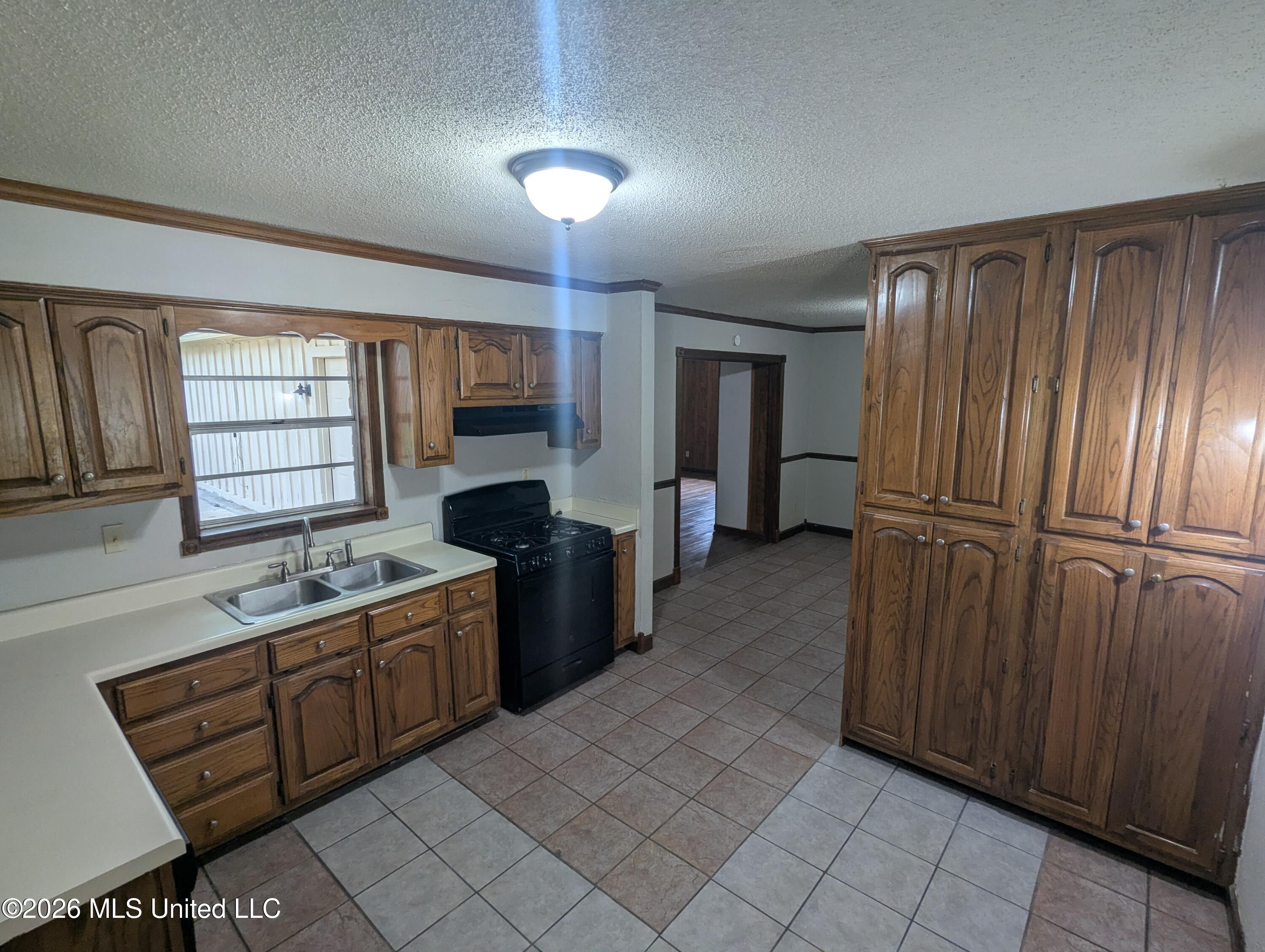 7594 Rockingham Drive Southaven, MS 38671 - Photo 2 of 16 PXL_20260429_183032473