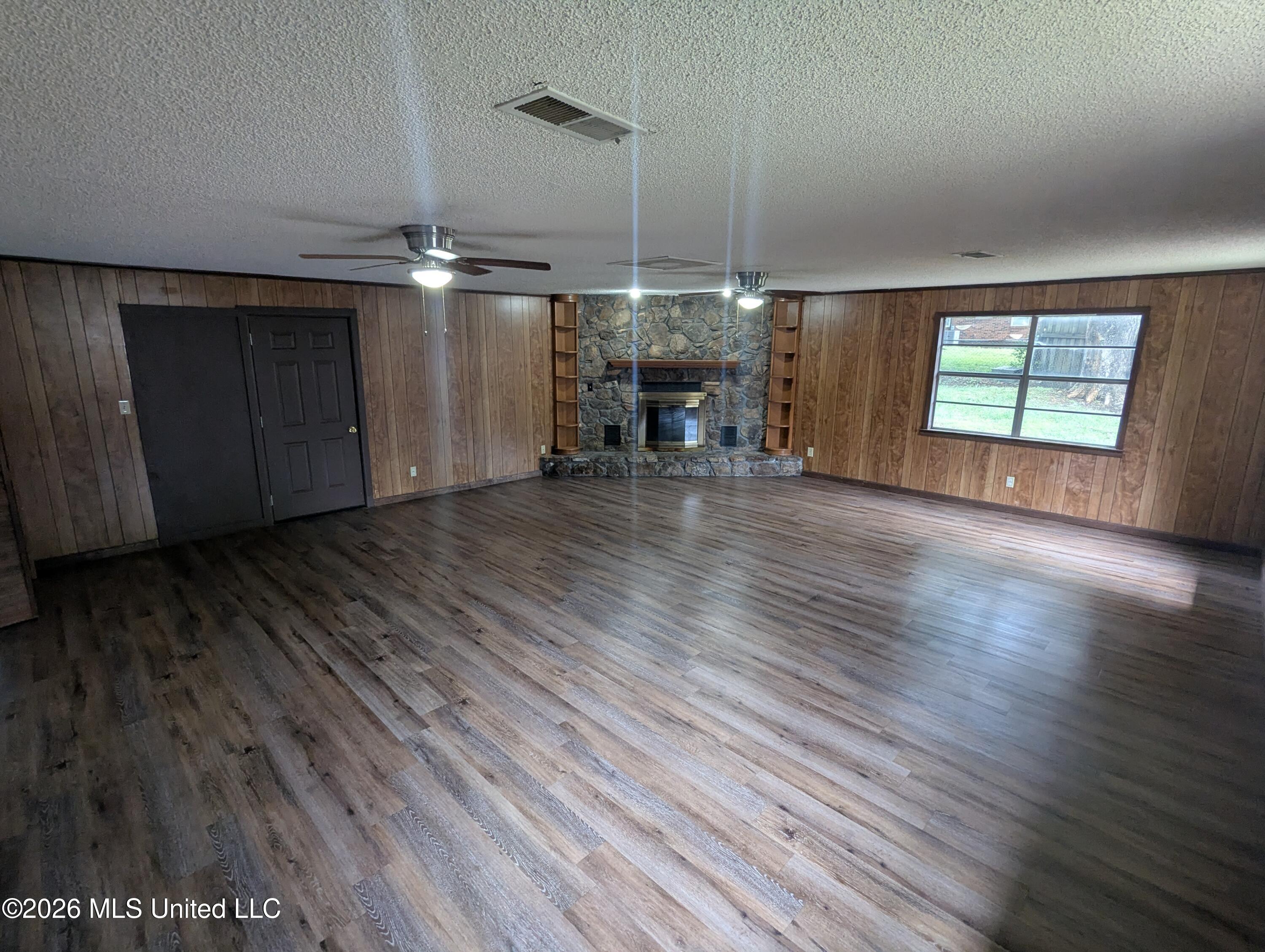 7594 Rockingham Drive Southaven, MS 38671 - Photo 5 of 16 PXL_20260429_183123740