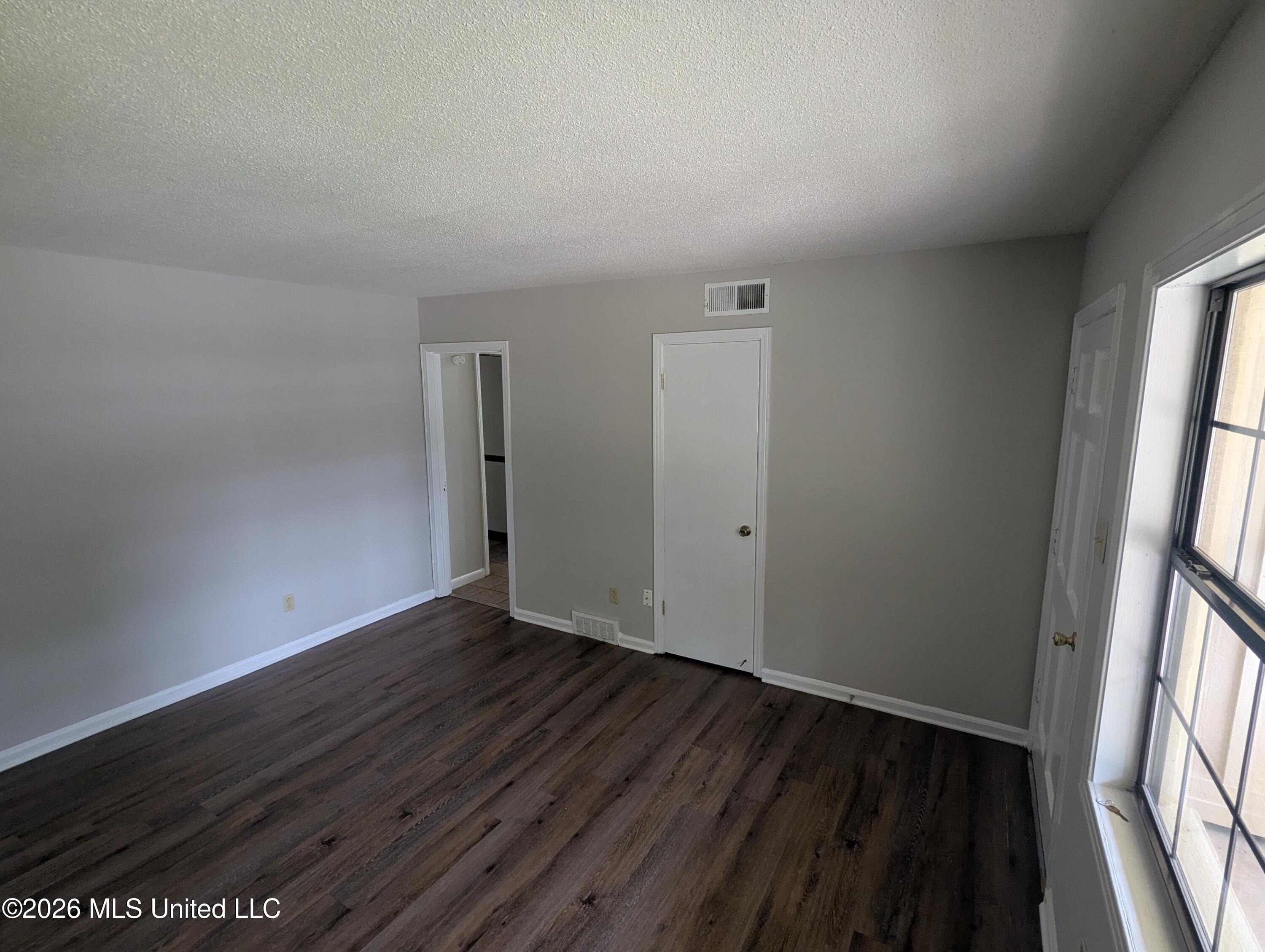 7594 Rockingham Drive Southaven, MS 38671 - Photo 6 of 16 PXL_20260429_183000350