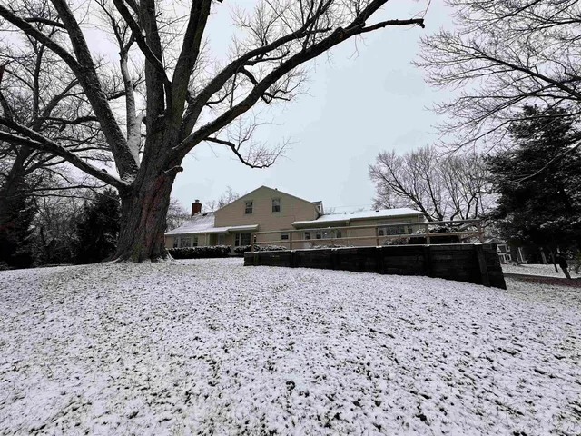 $2,000 | 4315 Stringtown Road, Evansville, IN 47711