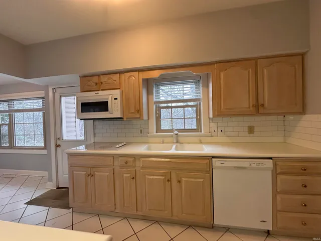 $2,000 | 4315 Stringtown Road, Evansville, IN 47711