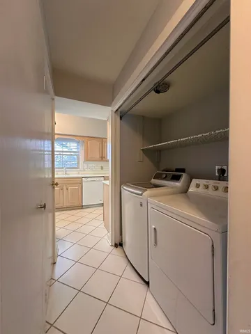 $2,000 | 4315 Stringtown Road, Evansville, IN 47711