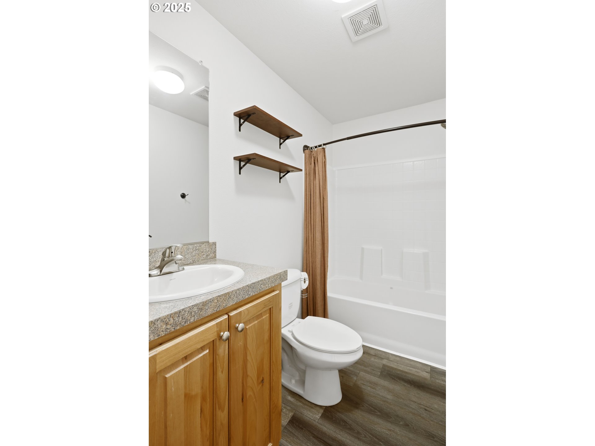 1924 Jaxon Street Goldendale, WA 98620 - Photo 15 of 24 a bathroom with a sink toilet and shower