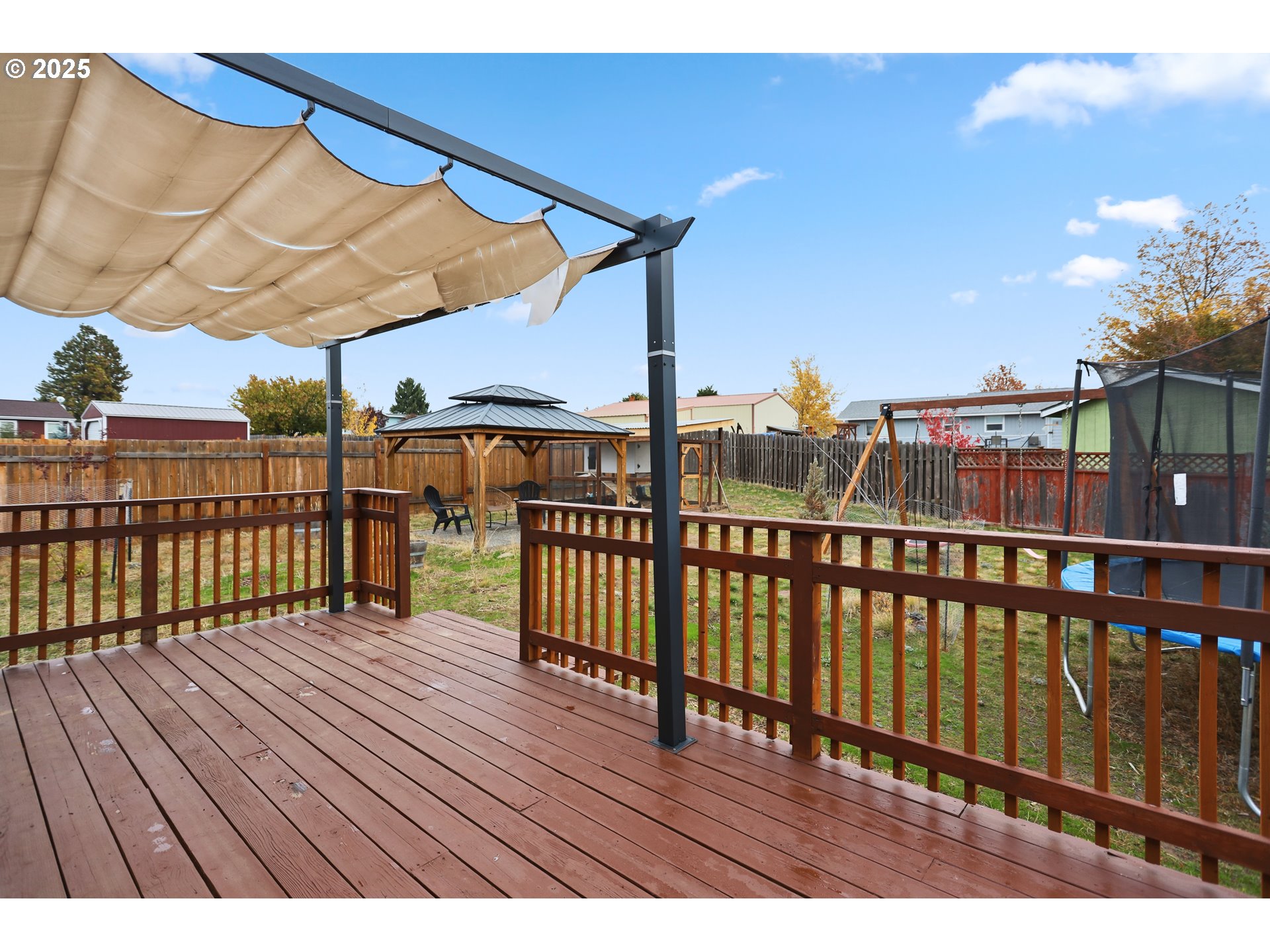 1924 Jaxon Street Goldendale, WA 98620 - Photo 18 of 24 a view of balcony with wooden floor