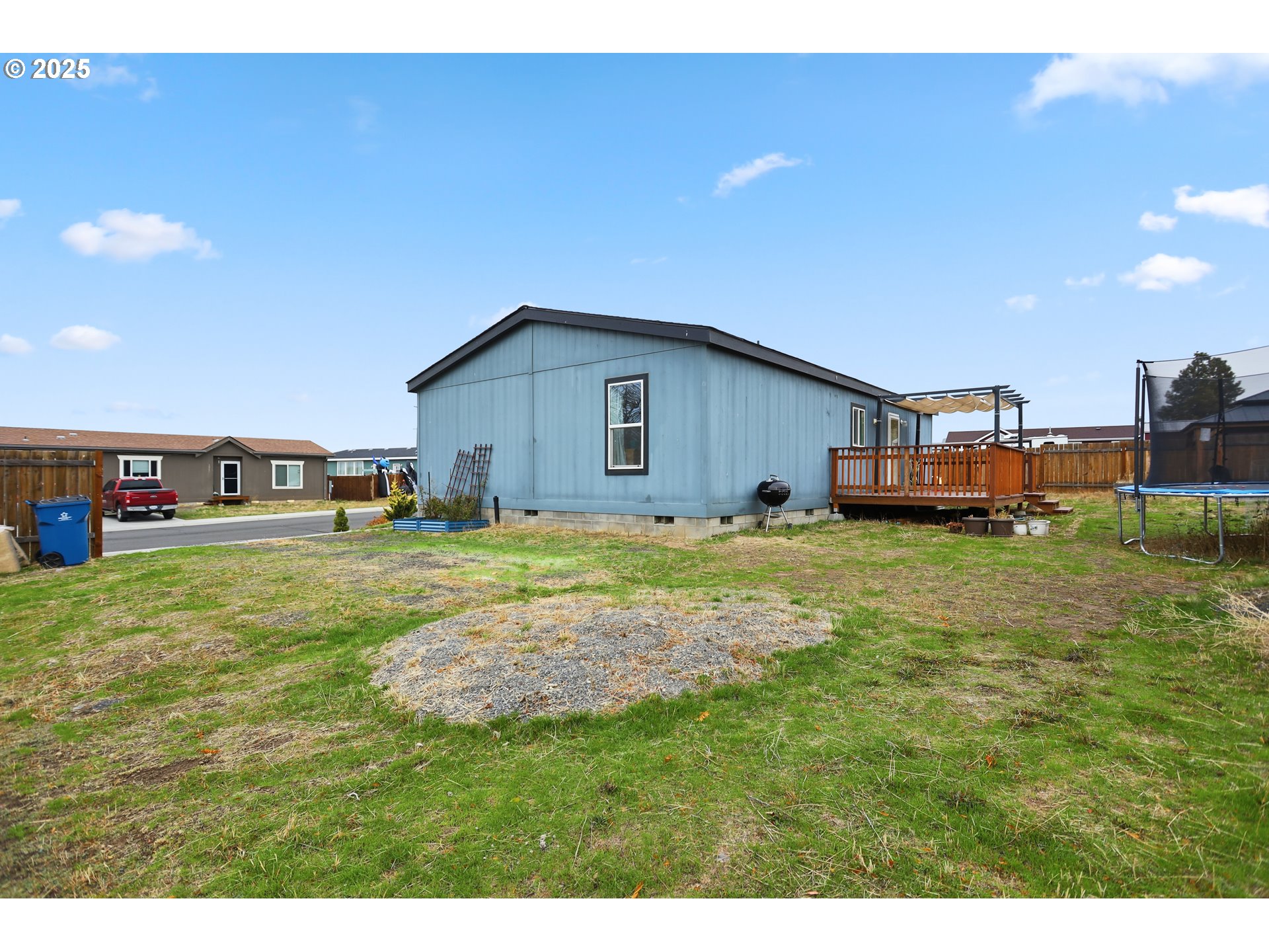 1924 Jaxon Street Goldendale, WA 98620 - Photo 19 of 24 a house view with a garden space