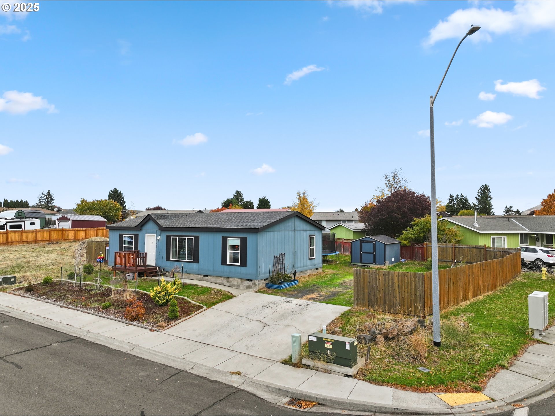1924 Jaxon Street Goldendale, WA 98620 - Photo 22 of 24 a view of a house with a swimming pool