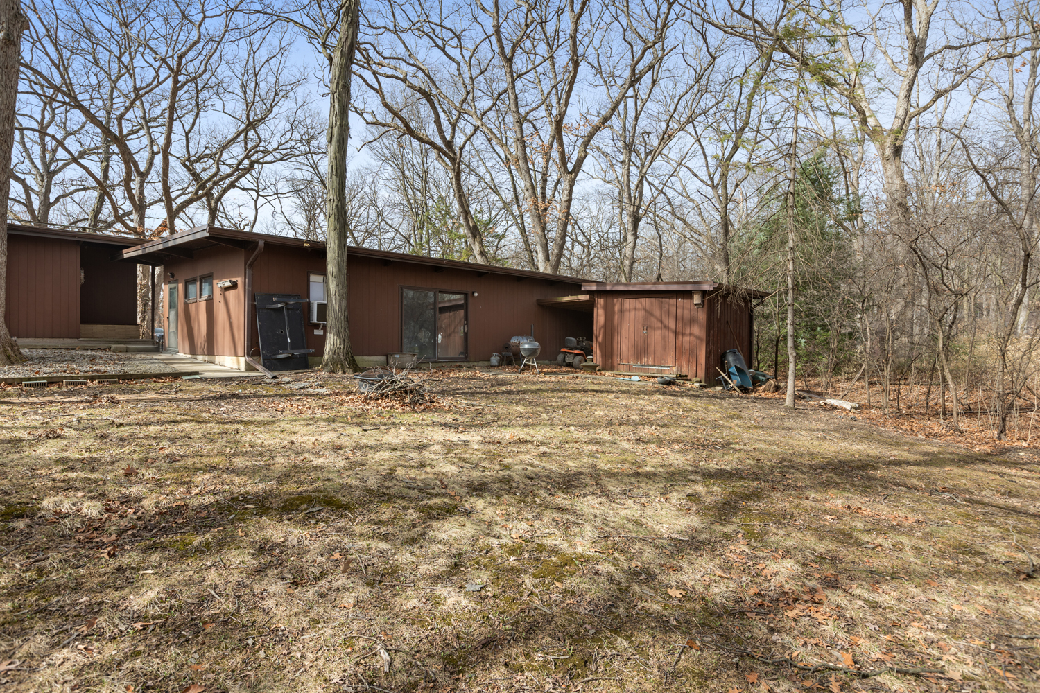99 Gromer Road Elgin, IL 60120 - Photo 45 of 47 a front view of a house with a yard